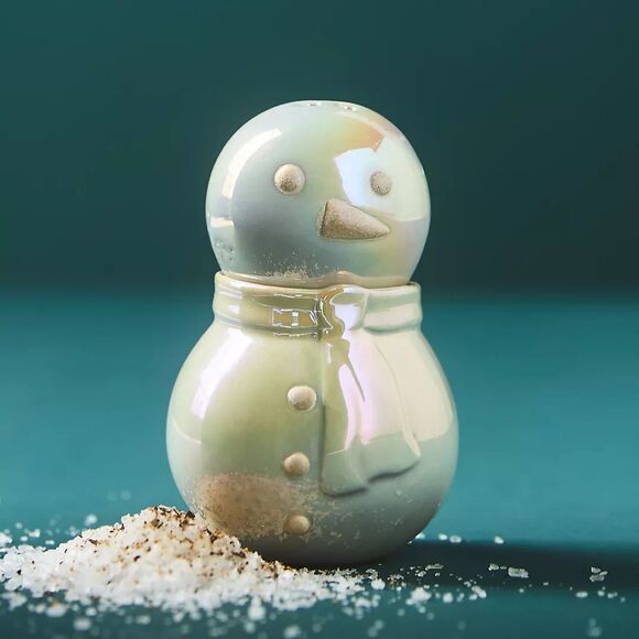 ❤️ Two-in-One Snowman Salt and Pepper Shaker - the most adorable set I’ve seen! - Picture 1 of 5
